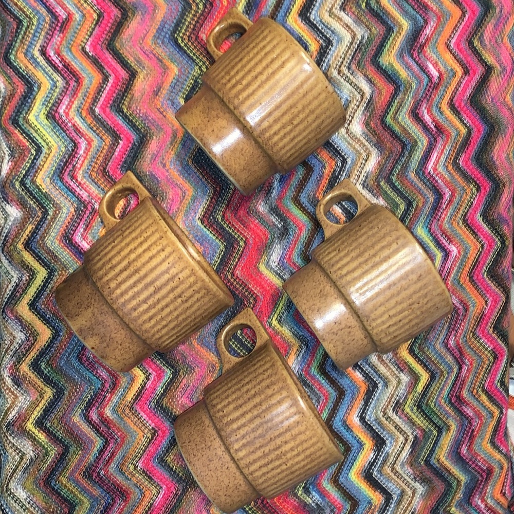 4 Vintage Monmouth Maple Leaf Stackable Stoneware Mug Set